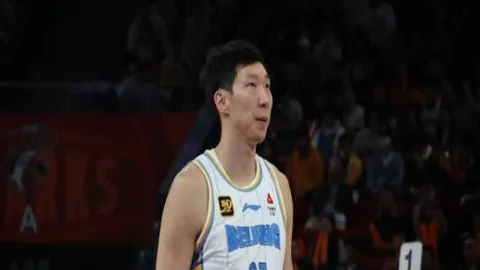 “梅州客家队补时丢分，与浙江队握手言和”